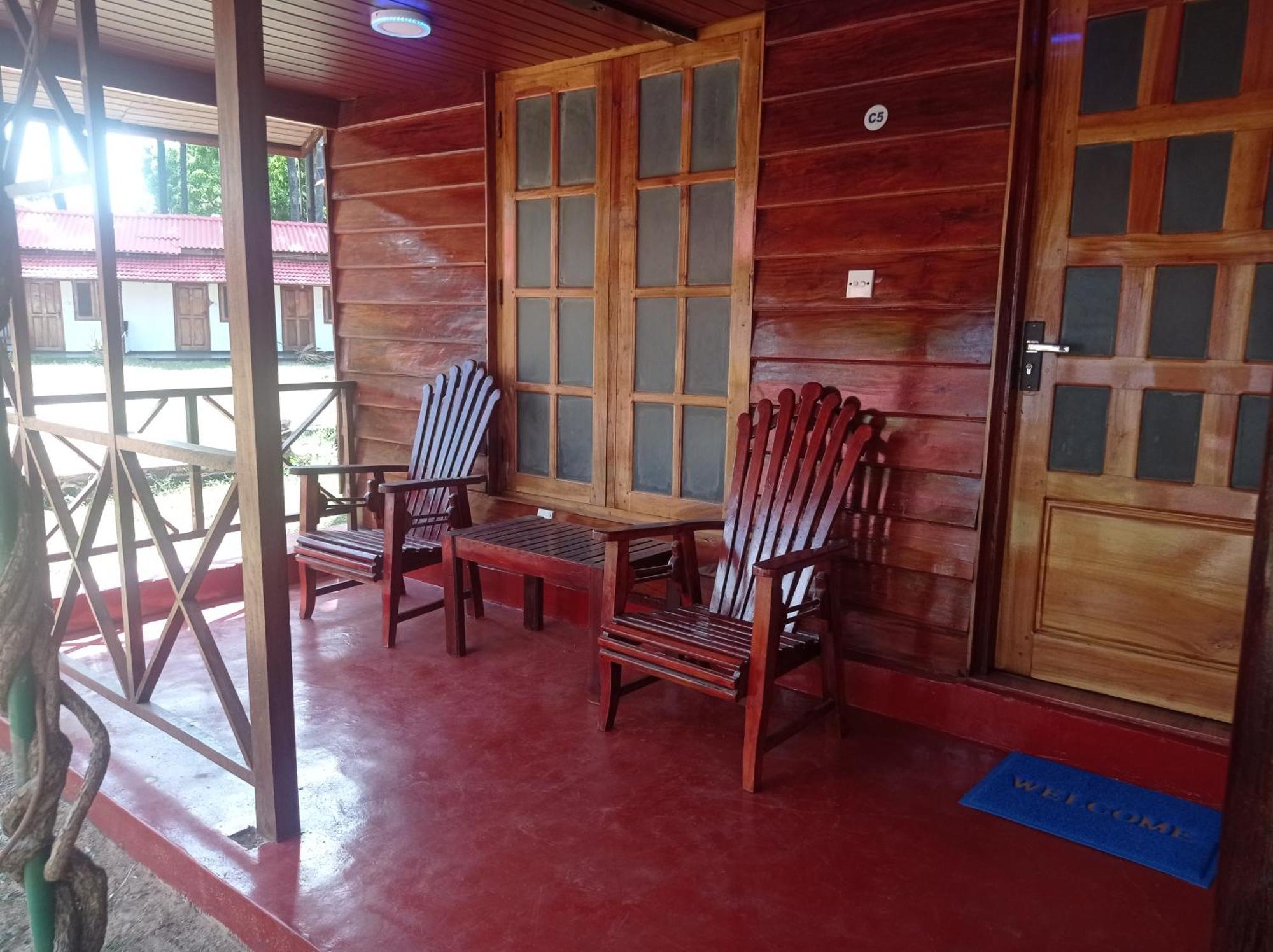Silver Beach Hotel Trincomalee Extérieur photo