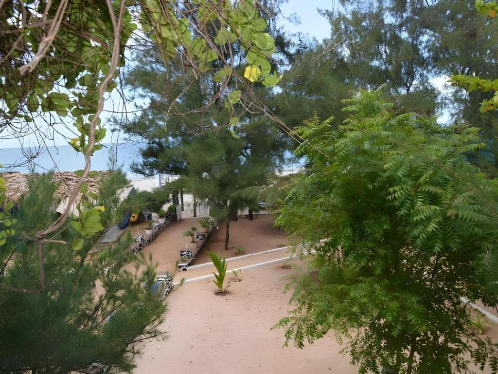 Silver Beach Hotel Trincomalee Extérieur photo