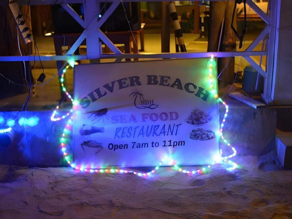 Silver Beach Hotel Trincomalee Extérieur photo