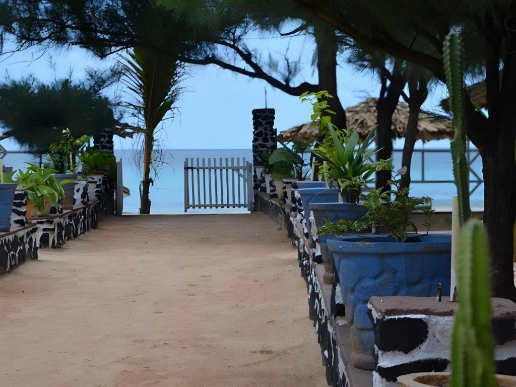 Silver Beach Hotel Trincomalee Extérieur photo