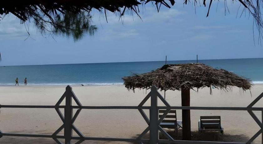 Silver Beach Hotel Trincomalee Extérieur photo