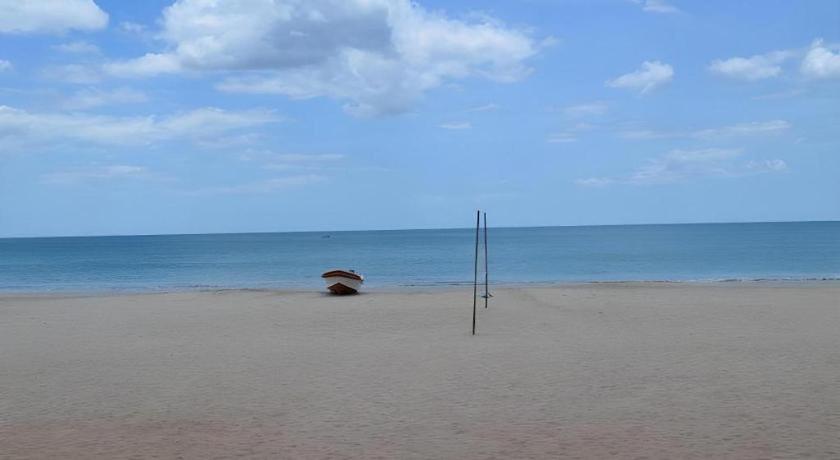 Silver Beach Hotel Trincomalee Extérieur photo